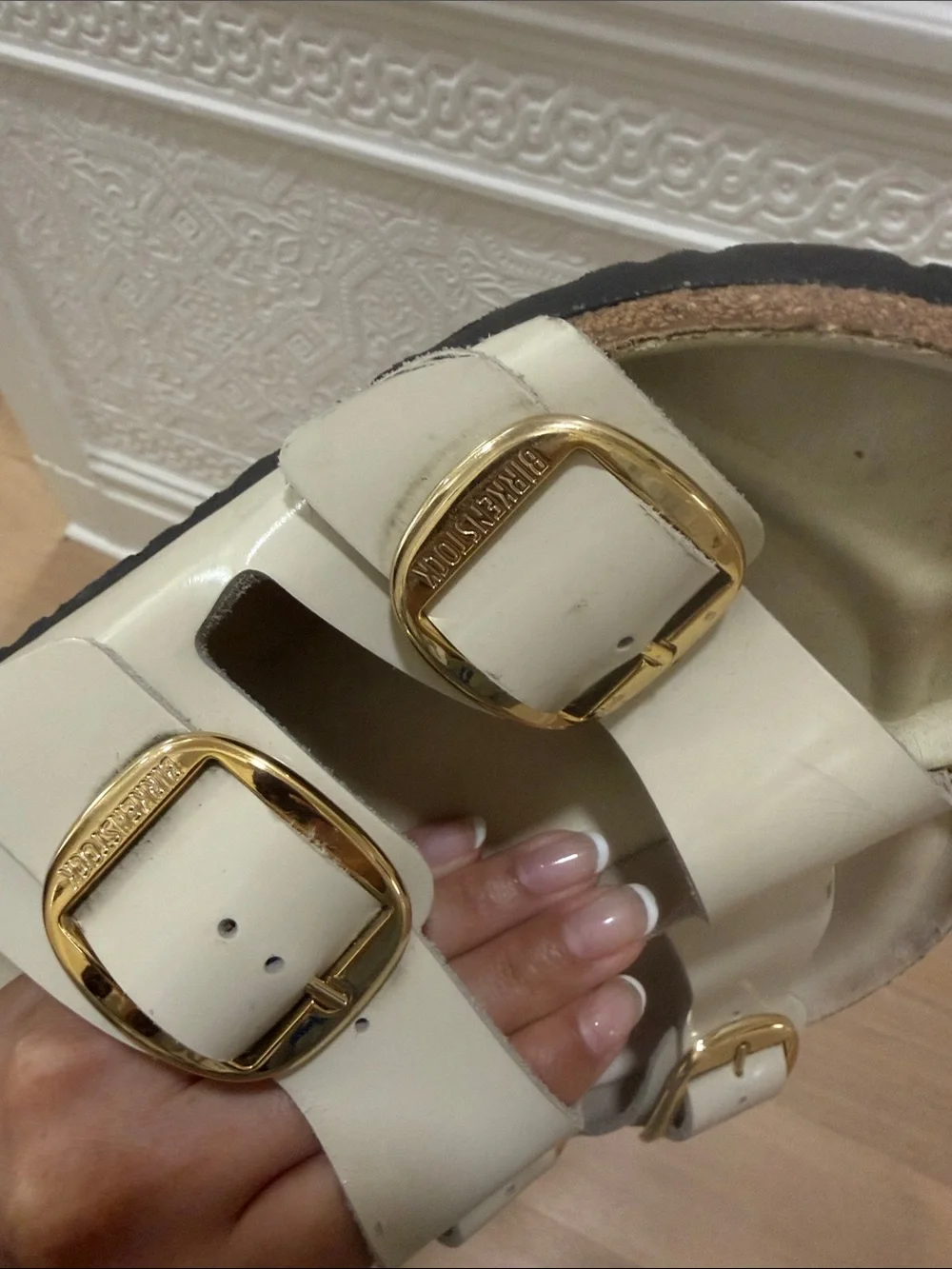 Birkenstock Women’s Arizona Big Buckle in Cream and Gold Sandal